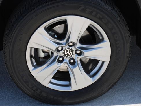 Used 2024 Toyota RAV4 XLE w/ Convenience Package image 9