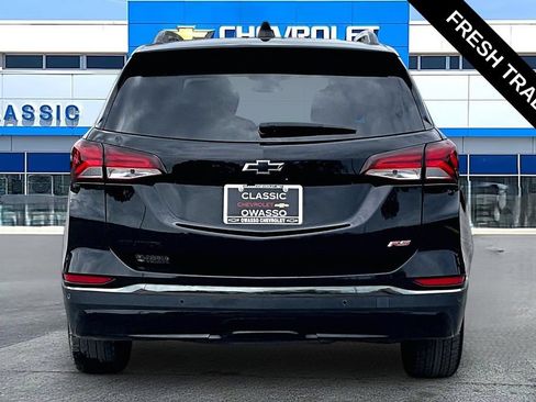Used 2023 Chevrolet Equinox RS w/ LPO, Floor Liner Package FWD image 4