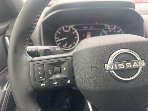 Used 2025 Nissan Rogue SV image 13