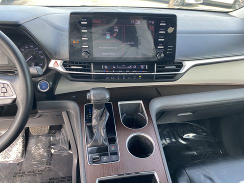 Used 2021 Toyota Sienna LE image 13