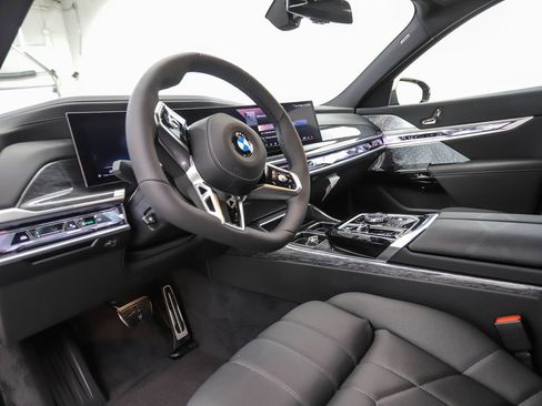 Used 2025 BMW 760i xDrive 760i xDrive w/ Executive Package image 10