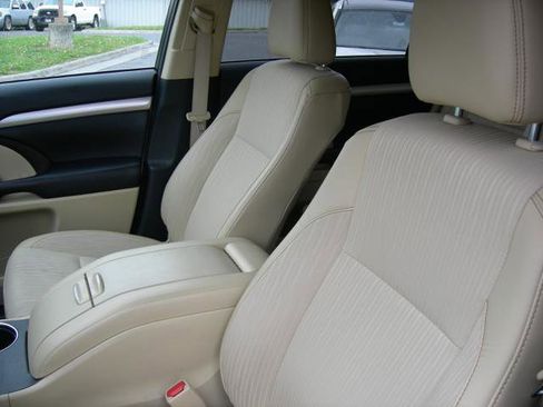 Used 2019 Toyota Highlander Plus image 8