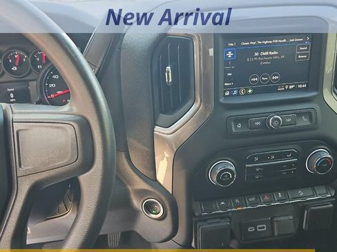 Used 2024 Chevrolet Silverado 1500 Custom Trail Boss w/ LPO, Dark Essentials Package AWD/4WD image 9