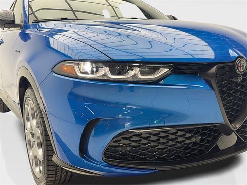 Used 2024 Alfa Romeo Tonale Veloce image 3