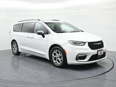 Used 2023 Chrysler Pacifica Limited