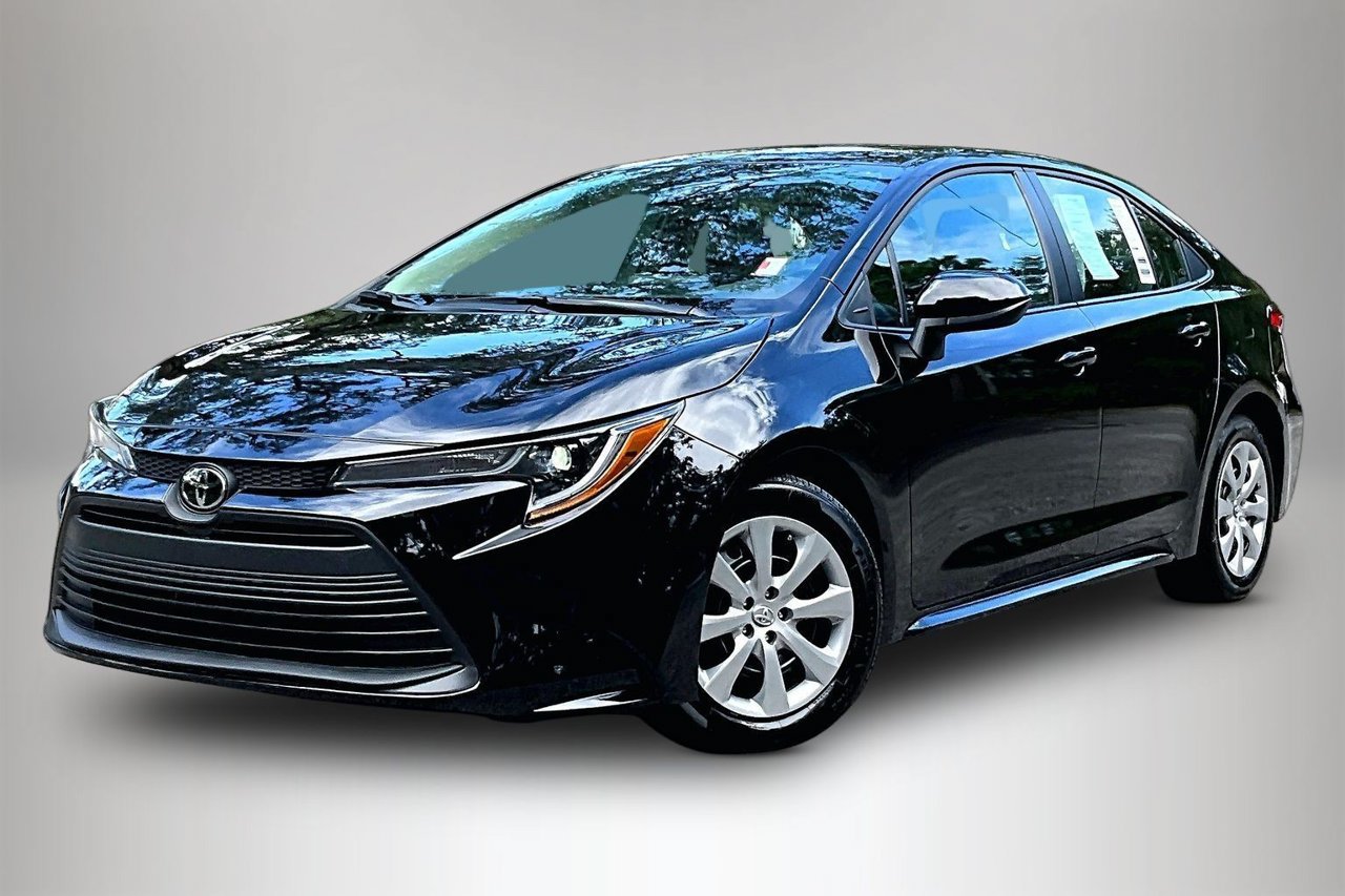 Used 2026 Toyota Corolla LE FWD image 1