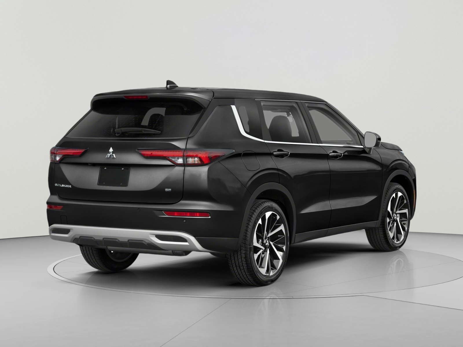 Used 2024 Mitsubishi Outlander SE FWD image 2