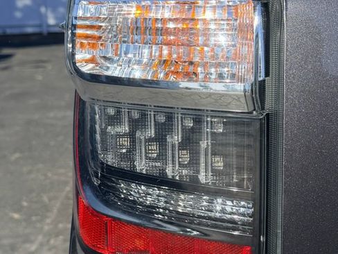 Used 2016 Toyota 4Runner SR5 AWD/4WD image 10
