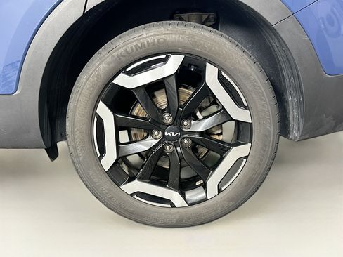 Used 2025 Kia Telluride S FWD image 11