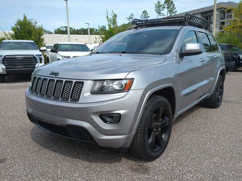 Used 2015 Jeep Grand Cherokee Altitude AWD/4WD image 2