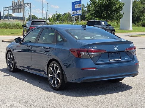 Used 2025 Honda Civic Sport Touring image 4