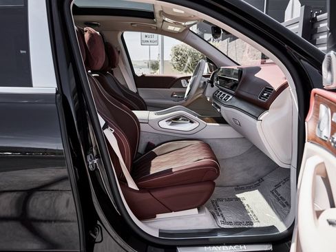 Used 2026 Mercedes-Benz Maybach GLS 600 4MATIC image 25