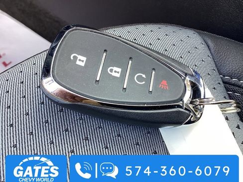 Used 2025 Chevrolet Trax LT w/ LT Convenience Package image 26