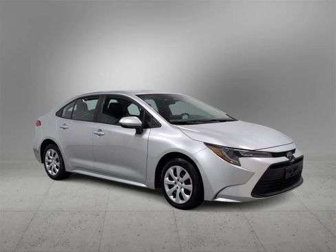 Used 2024 Toyota Corolla LE image 1