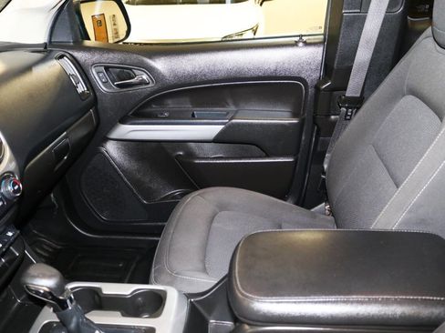 Used 2022 Chevrolet Colorado LT w/ Fleet Safety Package image 65