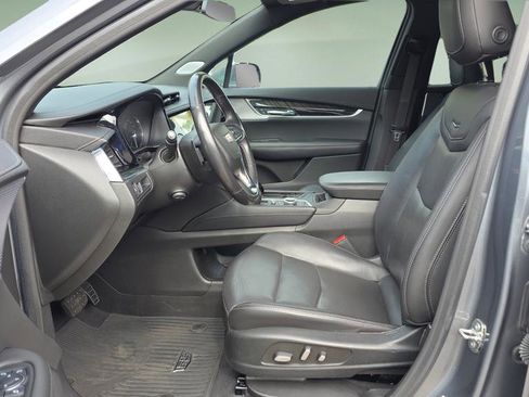 Used 2022 Cadillac XT6 Premium Luxury image 10