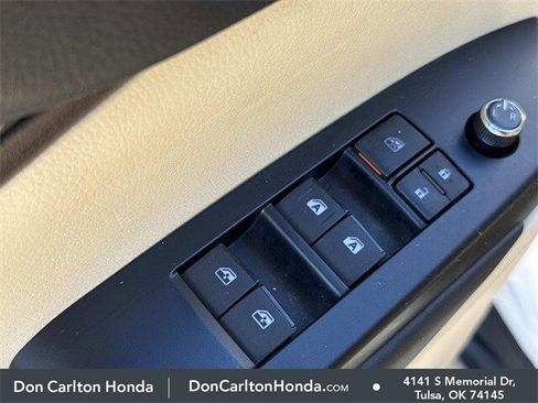 Used 2017 Toyota Highlander XLE image 13