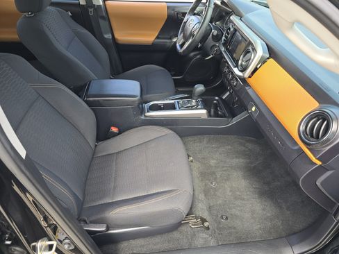 Used 2019 Toyota Tacoma SR5 RWD image 21