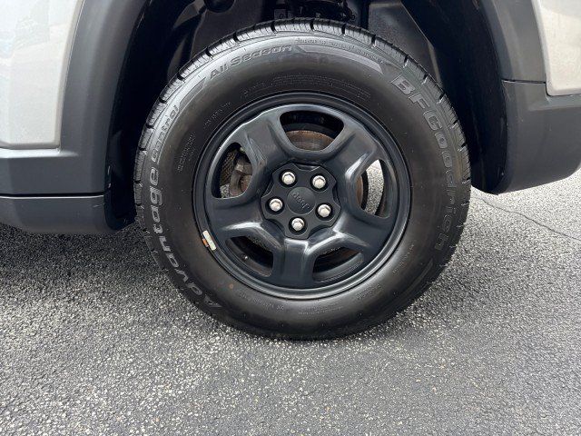 Used 2018 Jeep Compass Sport FWD image 11