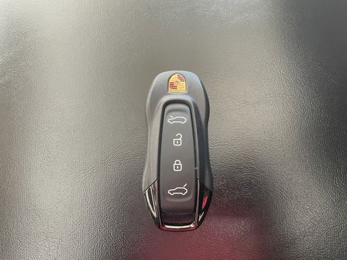 Used 2025 Porsche Macan Electric image 25