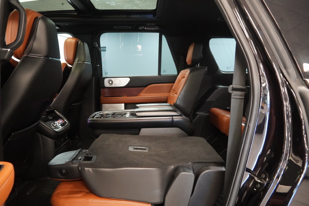 Used 2020 Lincoln Navigator L Reserve AWD/4WD image 30