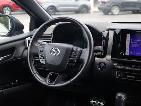 Used 2025 Toyota Camry SE FWD image 23