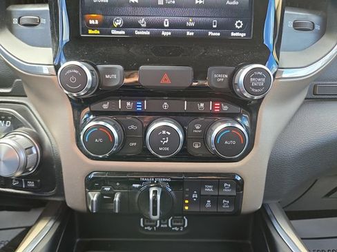 Used 2021 RAM 1500 Laramie AWD/4WD image 25