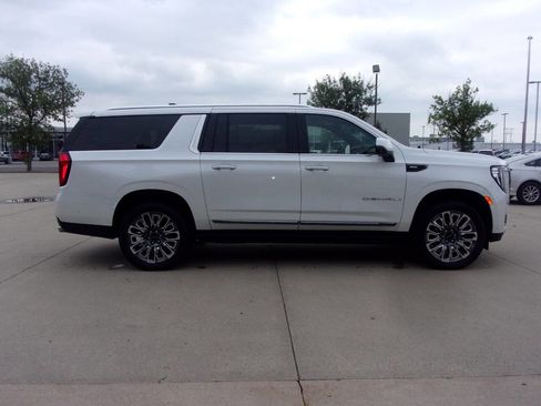 Used 2024 GMC Yukon XL Denali Ultimate image 5