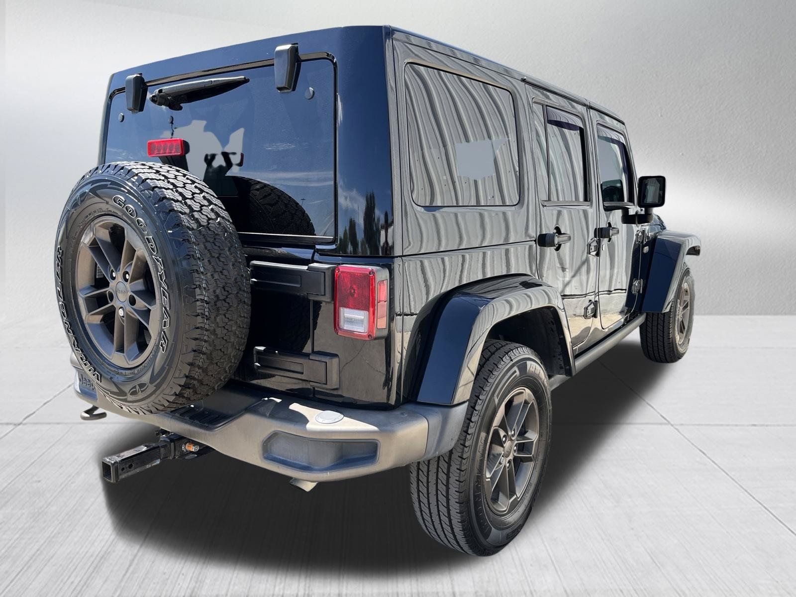 Used 2016 Jeep Wrangler Unlimited Sahara AWD/4WD image 9