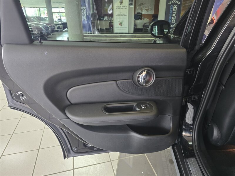 Used 2017 MINI Cooper Clubman ALL4 AWD/4WD image 10