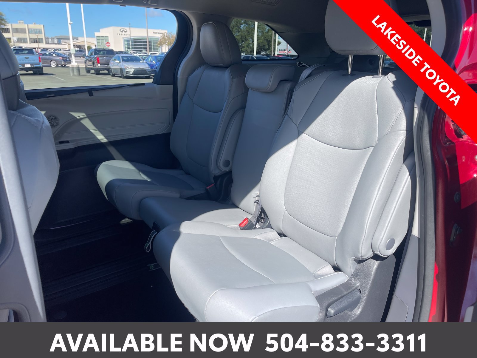 Used 2023 Toyota Sienna XLE FWD image 22