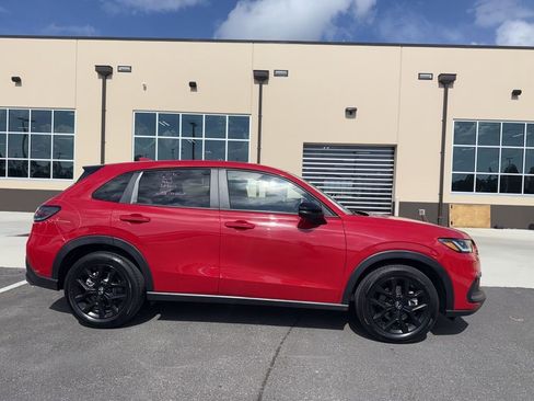 Used 2025 Honda HR-V Sport image 2