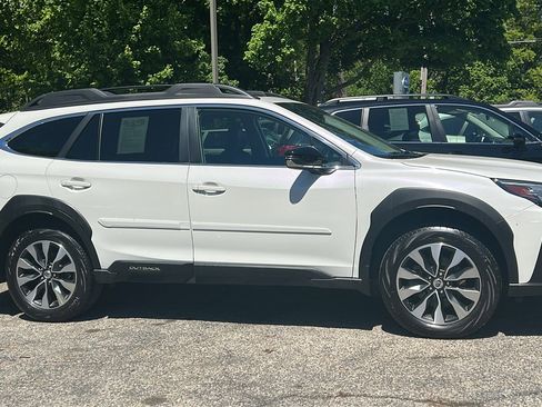 Used 2023 Subaru Outback Limited AWD/4WD image 10