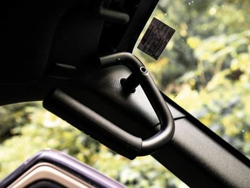 Used 2016 Jeep Wrangler Unlimited Rubicon w/ Connectivity Group AWD/4WD image 37