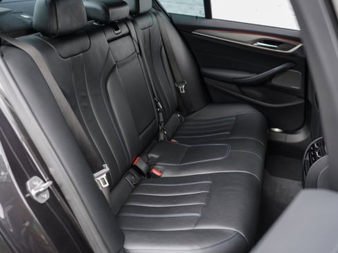 Used 2019 BMW 540i xDrive w/ M Sport Package image 25