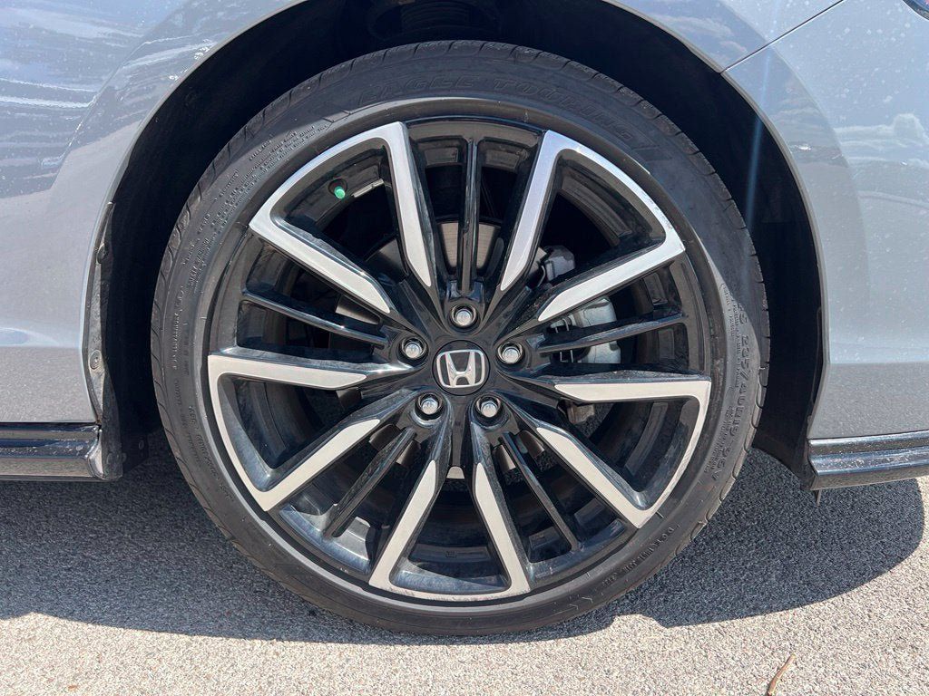 Used 2023 Honda Accord Touring image 13