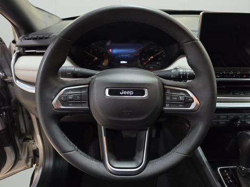 Certified 2025 Jeep Compass Limited AWD/4WD image 19