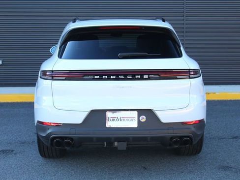 Certified 2025 Porsche Cayenne Base image 7