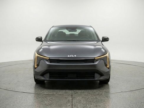 Used 2025 Kia K4 FWD image 2