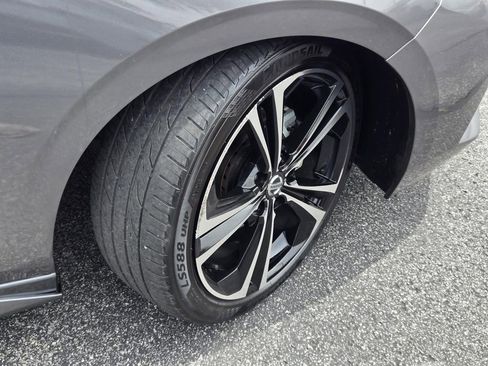 Certified 2021 Nissan Sentra SR FWD image 6