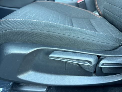 Used 2025 Honda HR-V Sport image 14