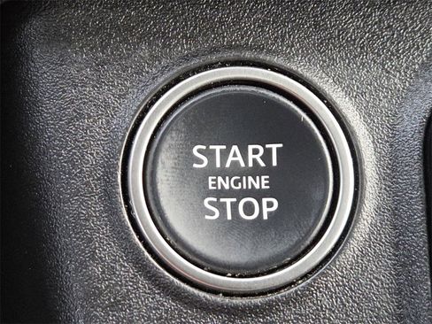 Used 2024 Land Rover Defender 130 X-Dynamic SE image 30