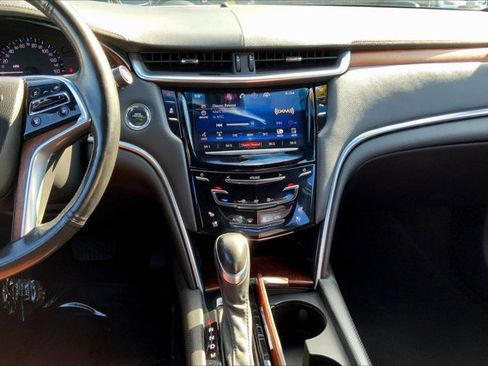 Used 2015 Cadillac XTS Luxury image 5