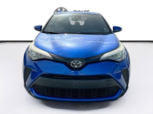 Used 2020 Toyota C-HR XLE FWD image 2