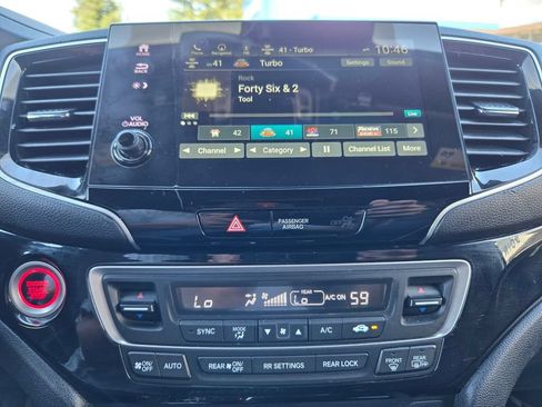 Used 2022 Honda Pilot Black Edition image 16