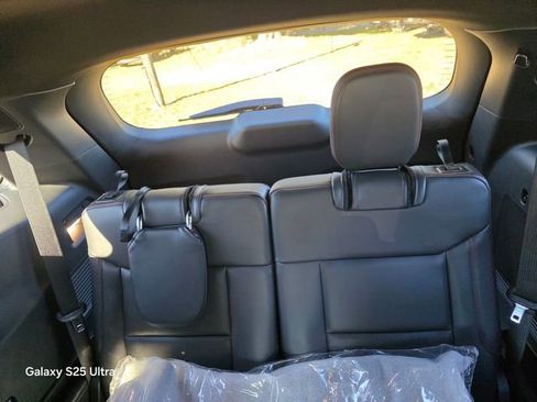 New 2026 Ford Explorer ST-Line w/ ST-Line Street Pack image 12