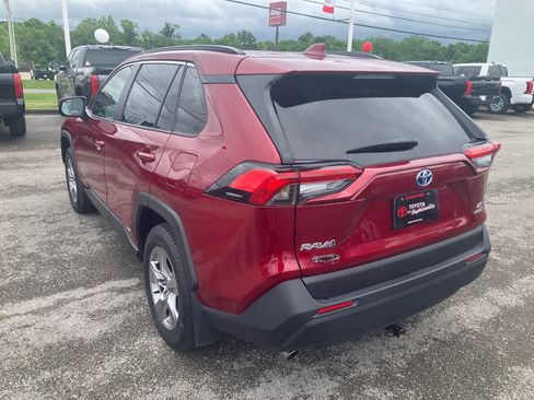 Used 2022 Toyota RAV4 LE AWD/4WD image 7