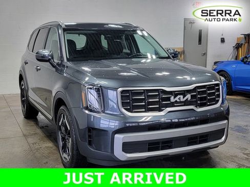 Used 2023 Kia Telluride S w/ S Sunroof Package FWD image 4