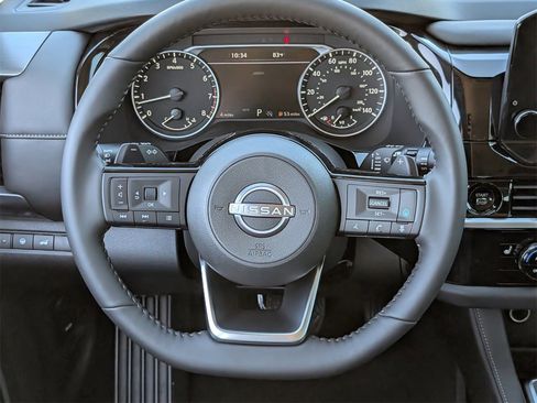 New 2025 Nissan Pathfinder SL image 10