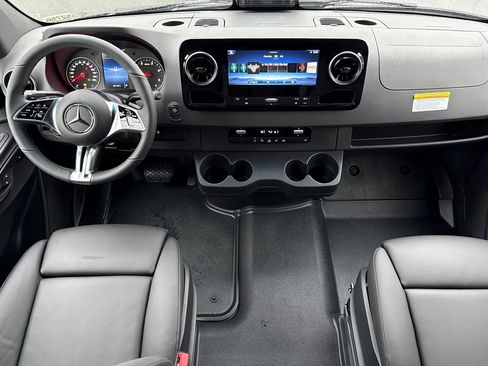 New 2026 Mercedes-Benz Sprinter 2500 image 12